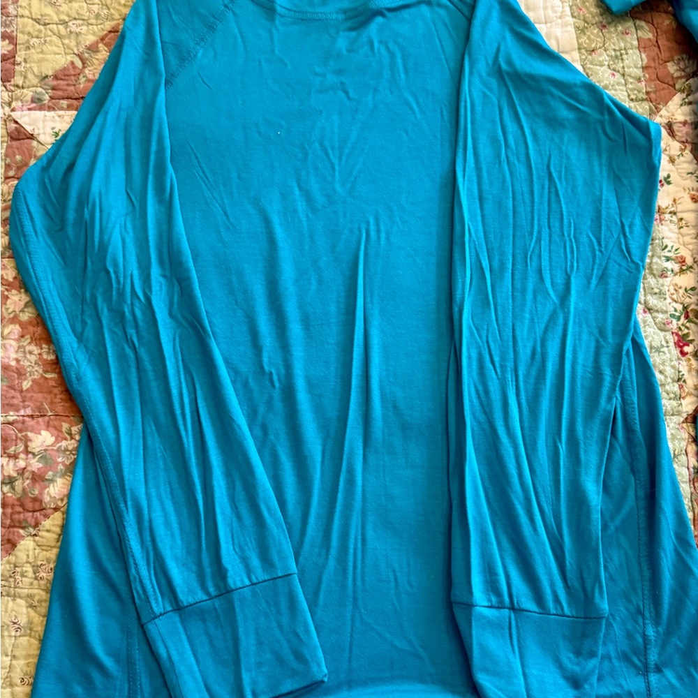 Elegant Teal Women's Long Sleeve Top